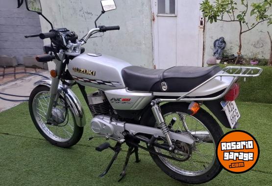 Motos - Suzuki AX100 2022 Nafta 5700Km - En Venta