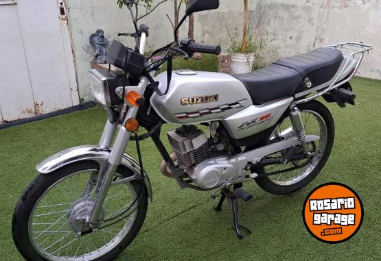 Motos - Suzuki AX100 2022 Nafta 5700Km - En Venta