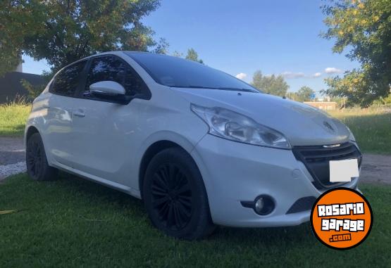 Autos - Peugeot 208 2016 Nafta 126000Km - En Venta