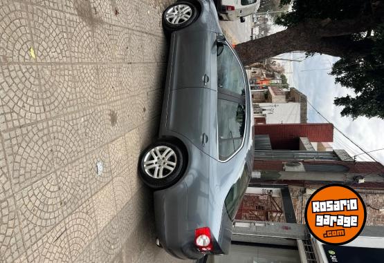 Autos - Volkswagen Vento 2010 Nafta 240000Km - En Venta
