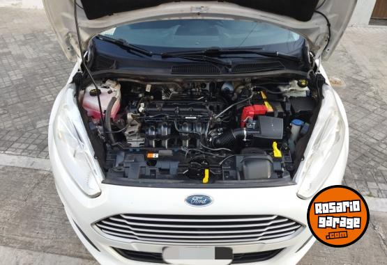 Autos - Ford FIESTA KINECTIC SE 2015 Nafta 130000Km - En Venta