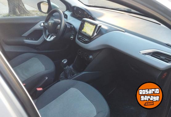 Autos - Peugeot 208 ALLURE TOUCH 2015 Nafta 99000Km - En Venta