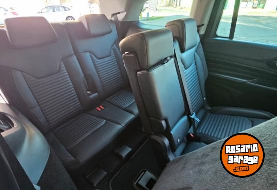 Camionetas - Jeep COMMANDER LIMITED T270 2025 Nafta 20000Km - En Venta