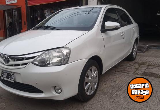 Autos - Toyota ETIOS XLS 4P MT 2015 Nafta 151000Km - En Venta