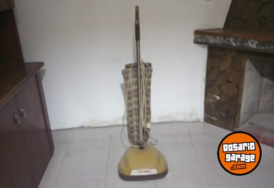 Hogar - 2 MEZA TV/ 2 ENCERADORA - En Venta