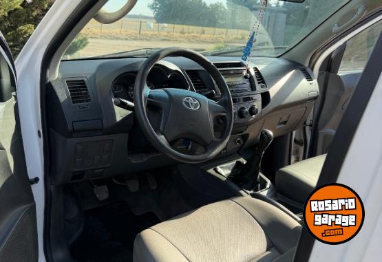 Camionetas - Toyota Hilux cabina simple 2014 Diesel 366000Km - En Venta