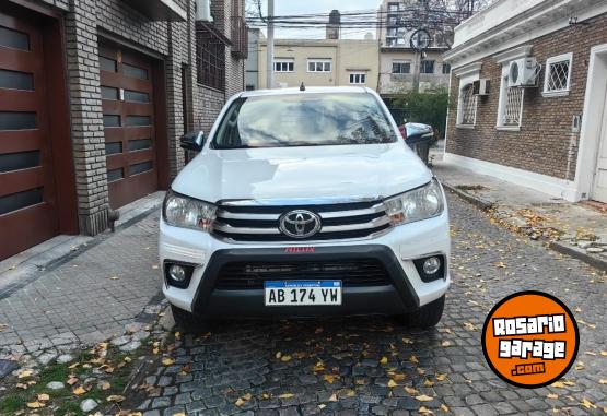 Camionetas - Toyota Hilux 2017 Diesel 147000Km - En Venta