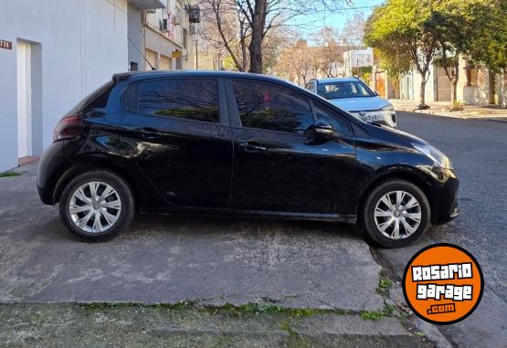 Autos - Peugeot 208 2017 Nafta 89000Km - En Venta