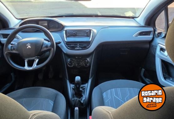 Autos - Peugeot 208 2017 Nafta 89000Km - En Venta
