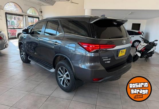 Camionetas - Toyota SW4 Srx 2017 Diesel 147000Km - En Venta