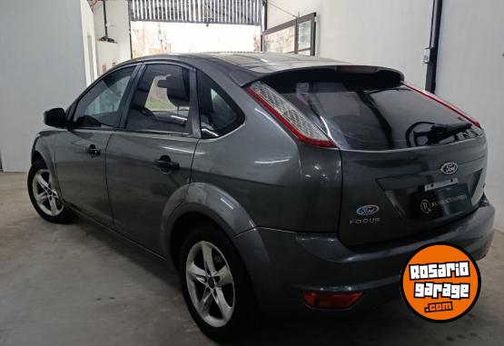 Autos - Ford FOCUS 2.0 TREND 5 PTAS 2010 Nafta 219000Km - En Venta