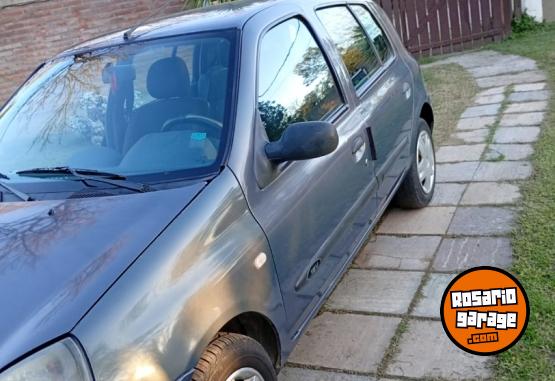 Autos - Renault Clio pax plus tipo sedan 2009 Nafta 147000Km - En Venta