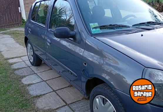 Autos - Renault Clio pax plus tipo sedan 2009 Nafta 147000Km - En Venta