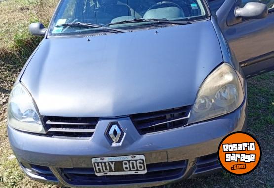 Autos - Renault Clio pax plus tipo sedan 2009 Nafta 147000Km - En Venta