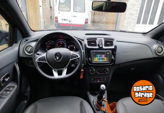 Autos - Renault Logan Intens 2023 Nafta 42900Km - En Venta