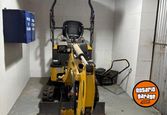 Camiones y Grúas - MINIEXCAVADORA - En Venta