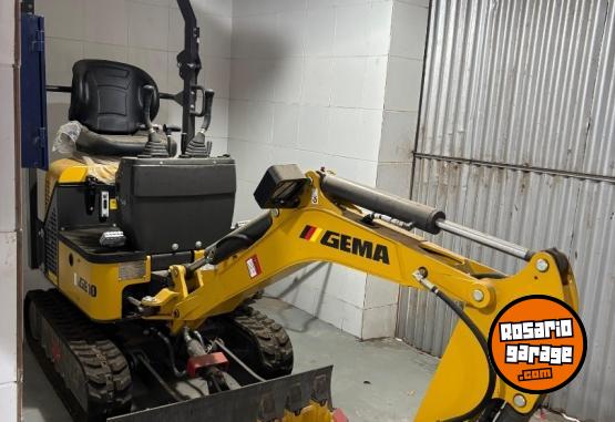 Camiones y Grúas - MINIEXCAVADORA - En Venta