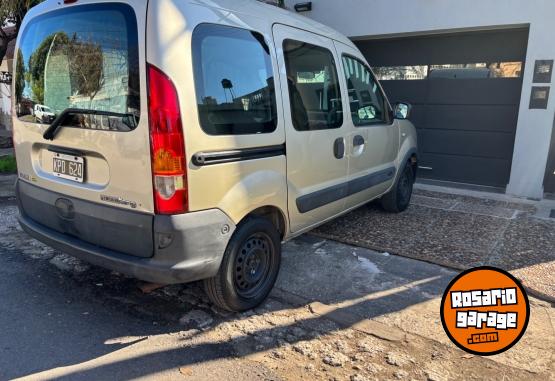 Utilitarios - Renault Kangoo 2012 GNC 300000Km - En Venta