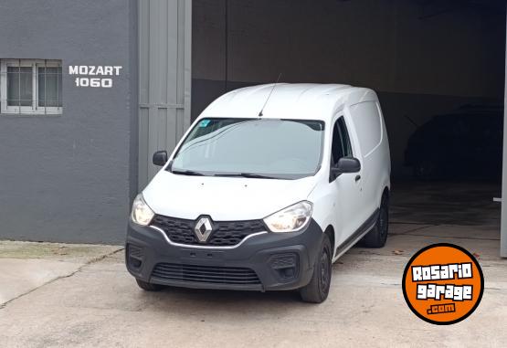 Utilitarios - Renault Kangoo 2021 Nafta 132000Km - En Venta