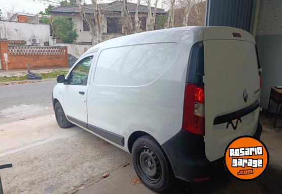 Utilitarios - Renault Kangoo 2021 Nafta 132000Km - En Venta