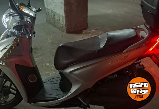 Motos - Kymco Ñew people 150 2023 Nafta 12000Km - En Venta
