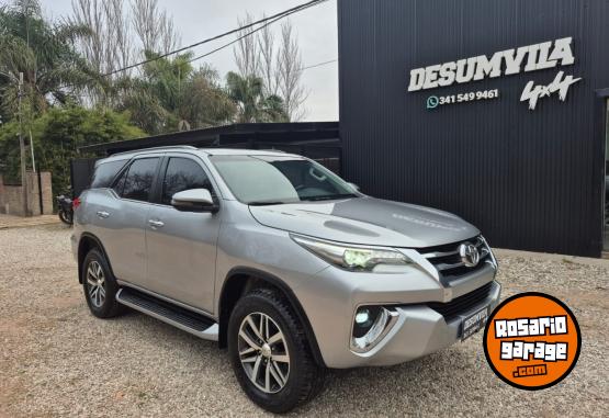 Camionetas - Toyota SW4 SRX A/T 7A 2018 Diesel 140000Km - En Venta