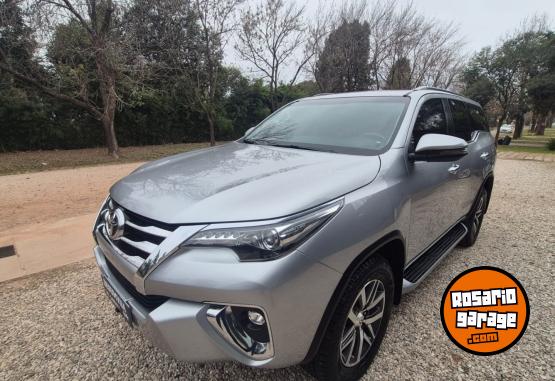 Camionetas - Toyota SW4 SRX A/T 7A 2018 Diesel 140000Km - En Venta