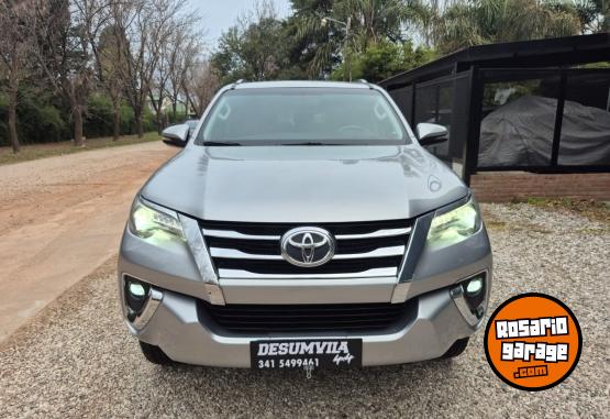 Camionetas - Toyota SW4 SRX A/T 7A 2018 Diesel 140000Km - En Venta