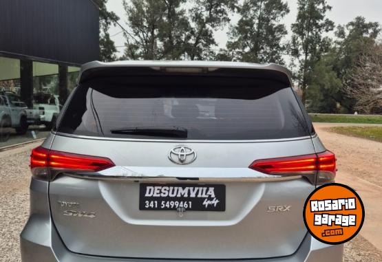Camionetas - Toyota SW4 SRX A/T 7A 2018 Diesel 140000Km - En Venta