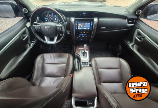 Camionetas - Toyota SW4 SRX A/T 7A 2018 Diesel 140000Km - En Venta