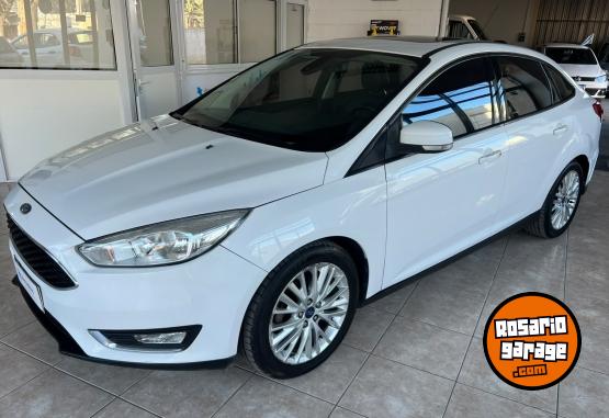 Autos - Ford FOCUS SE PLUS 2016 Nafta 110000Km - En Venta