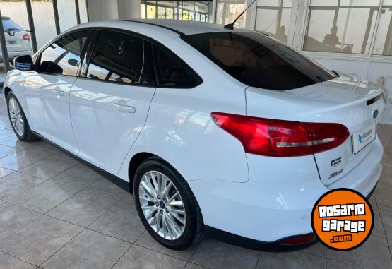 Autos - Ford FOCUS SE PLUS 2016 Nafta 110000Km - En Venta