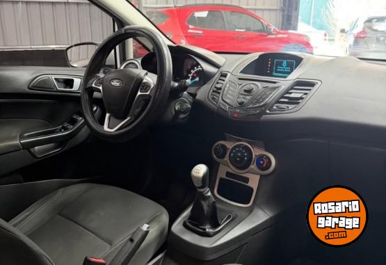 Autos - Ford Fiesta SE 2015 Nafta 130000Km - En Venta