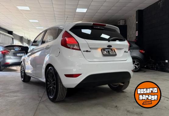 Autos - Ford Fiesta SE 2015 Nafta 130000Km - En Venta