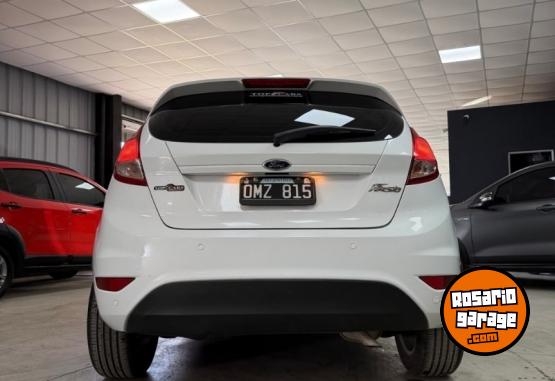 Autos - Ford Fiesta SE 2015 Nafta 130000Km - En Venta