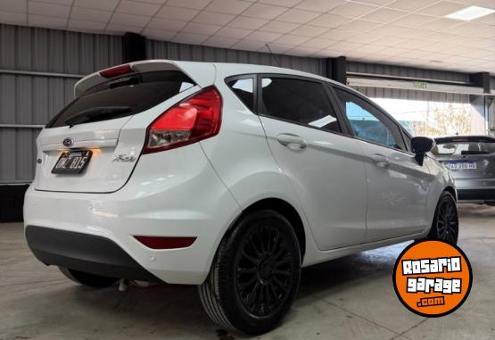 Autos - Ford Fiesta SE 2015 Nafta 130000Km - En Venta