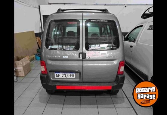 Utilitarios - Peugeot Partner 2022 Diesel 98000Km - En Venta