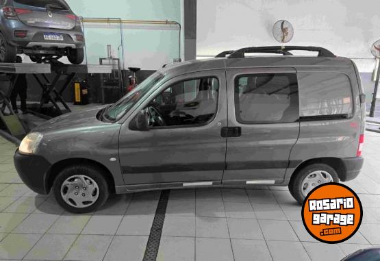 Utilitarios - Peugeot Partner 2022 Diesel 98000Km - En Venta