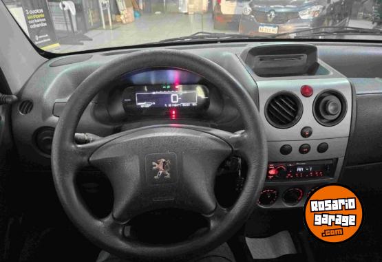 Utilitarios - Peugeot Partner 2022 Diesel 98000Km - En Venta
