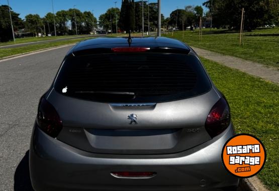 Autos - Peugeot 208 Active 1.5 2014 Nafta 130000Km - En Venta