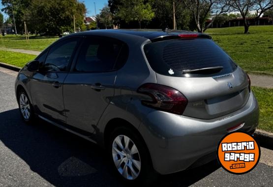 Autos - Peugeot 208 Active 1.5 2014 Nafta 130000Km - En Venta