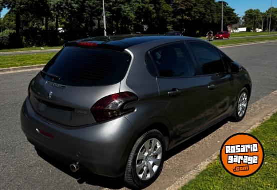 Autos - Peugeot 208 Active 1.5 2014 Nafta 130000Km - En Venta