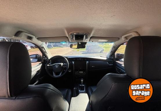 Camionetas - Toyota SW4 4X4 SRX 2.8 TDI 6 AT 2023 Diesel 90000Km - En Venta