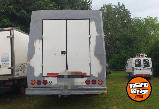 Camiones y Grúas - MERCEDES BENZ FURGÓN HOMOLOGADO - En Venta