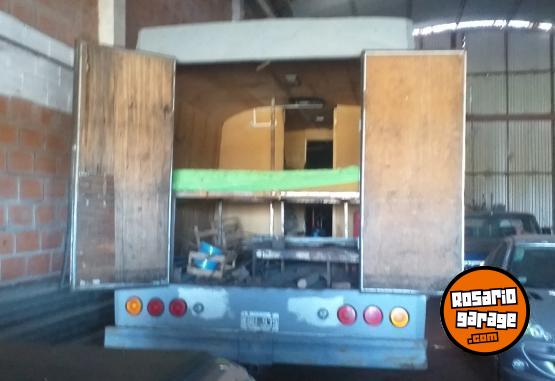 Camiones y Grúas - MERCEDES BENZ FURGÓN HOMOLOGADO - En Venta