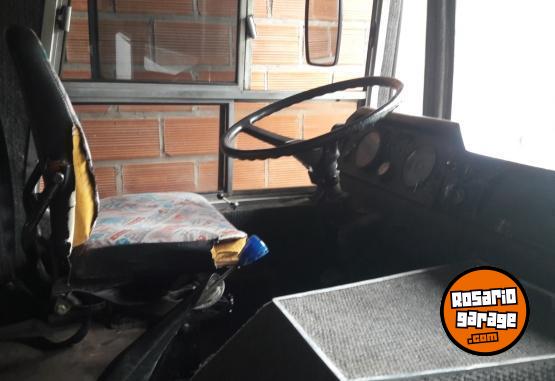 Camiones y Grúas - MERCEDES BENZ FURGÓN HOMOLOGADO - En Venta
