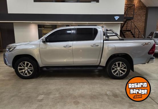 Camionetas - Toyota HILUX SRX 2.8L 4X4 AT 2016 Diesel 250000Km - En Venta
