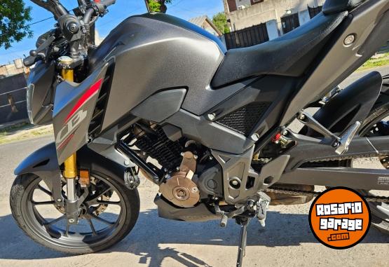 Motos - Honda Twister cb 300 2023 Nafta 900Km - En Venta