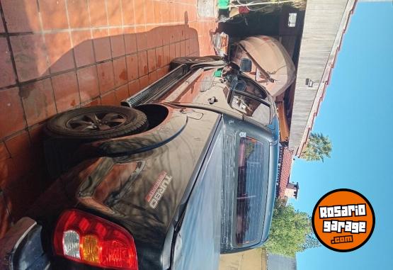 Camionetas - Toyota Hilux srv 2009 Diesel 245000Km - En Venta