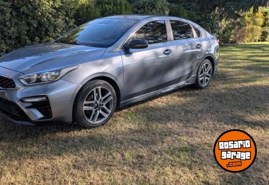 Autos - Kia cerato GTLine 2021 Nafta 140000Km - En Venta